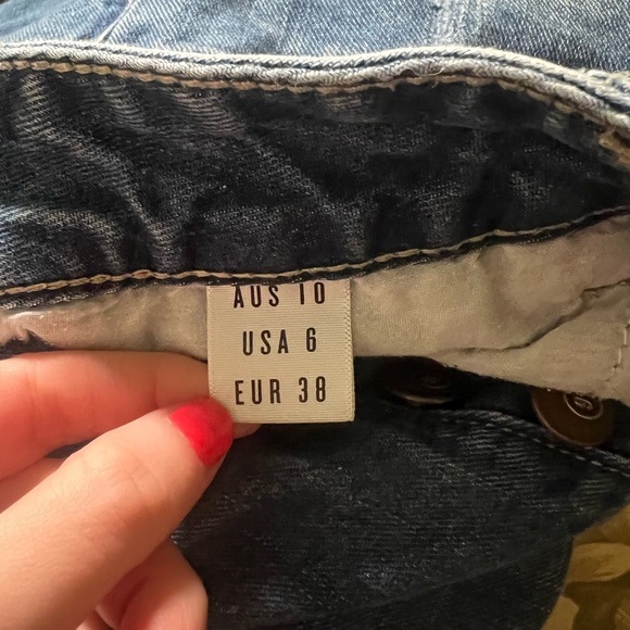 Cotton On Boyfriend Blue Jean Shorts Distressed Cuffed Size 6 - Picture 8 of 10